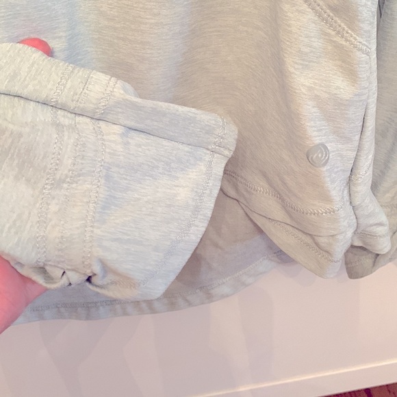 Woman’s running top - Picture 3 of 5